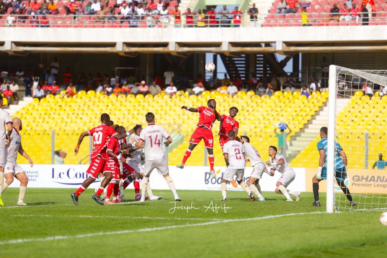 CAF CONFEDERATION CUP: Wydad Edge 10-Man Asante Kotoko 